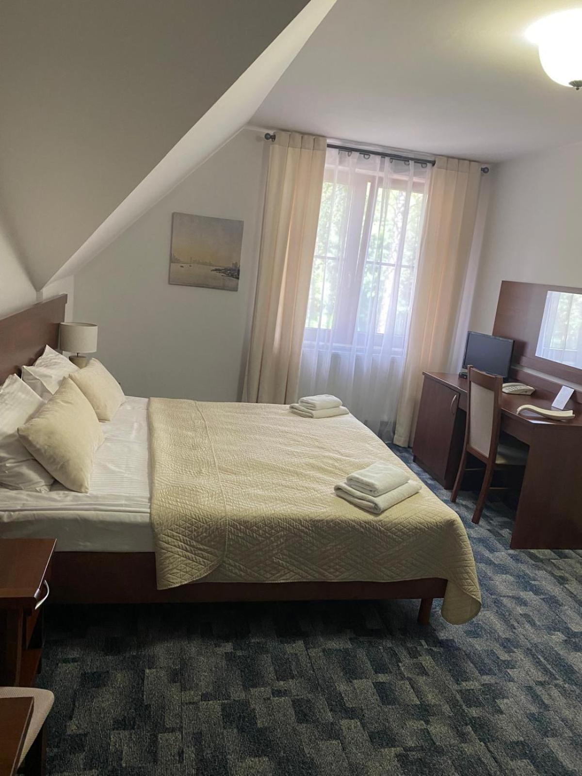 Hotel Restauracja Cztery Pory Roku Orneta Luaran gambar