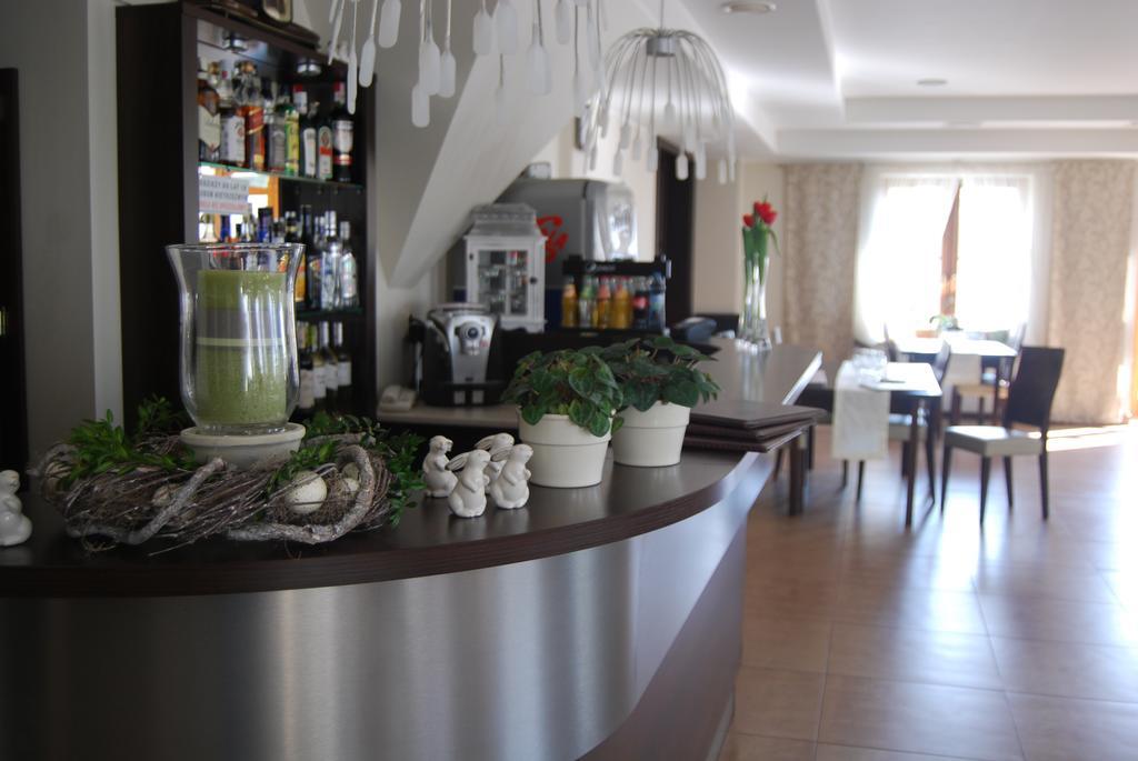 Hotel Restauracja Cztery Pory Roku Orneta Luaran gambar